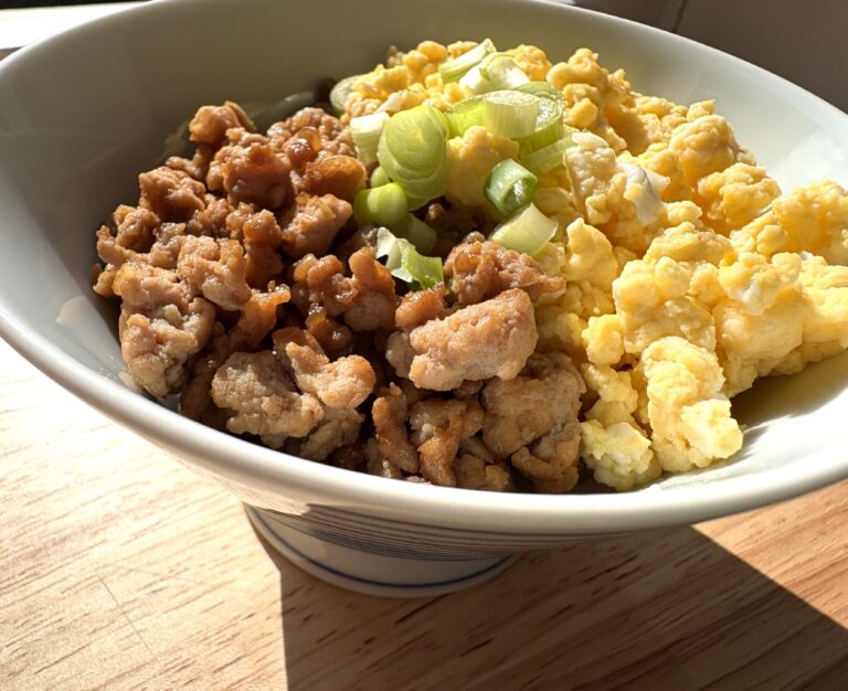 Soboro-Don (Minced Chiken Rice Bowl)